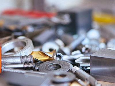 為設(shè)備選擇性能最佳的 電子連接器 ，應(yīng)該考慮連接的設(shè)備接口類(lèi)型，并確保是最高質(zhì)量的連接器。不同類(lèi)型的設(shè)備通常需要不同類(lèi)型的連接器，因此應(yīng)該了解所需的電纜和連接器類(lèi)型，確保為設(shè)備選擇性能最佳的電子連接器！